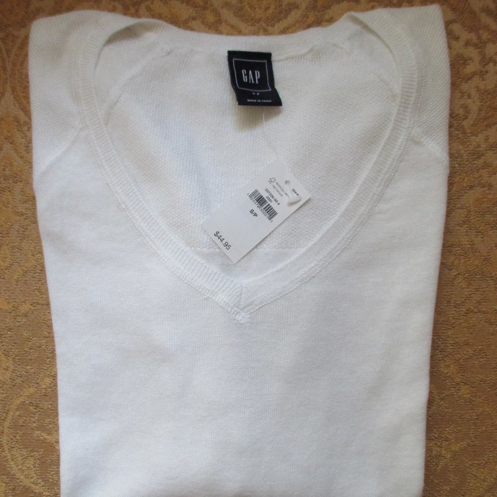 gap - long sleeve raglan v sweater